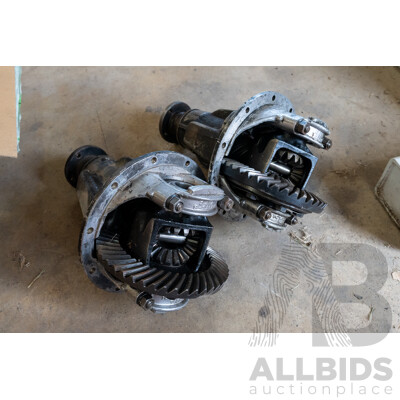 Pair of MG MGB Mowog Pumpkin Case Differential Housings