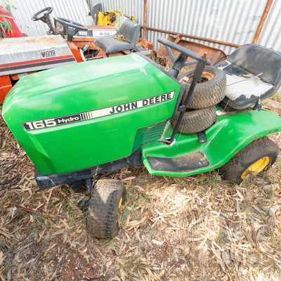 John Deere 165 Hydro Ride on Mower