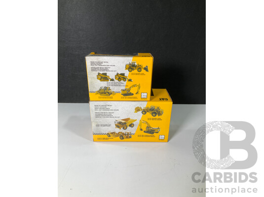 Boxed Diecast Masters Caterpillar Wheel Tractor Scraper and Hydraulic Excavator - 1:64 Scale
