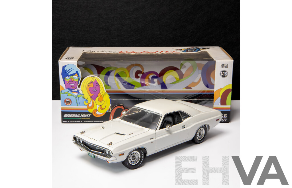 Greenlight 1970 Dodge Challenger R/T White - 1:18 Scale Model Car