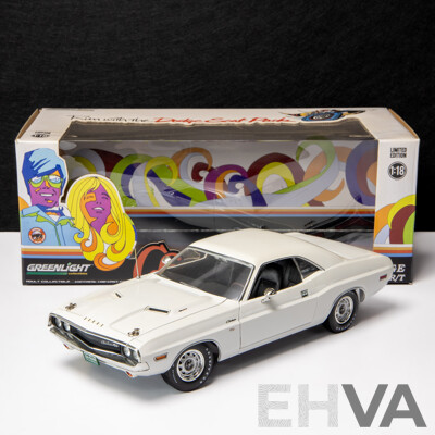 Greenlight 1970 Dodge Challenger R/T White - 1:18 Scale Model Car