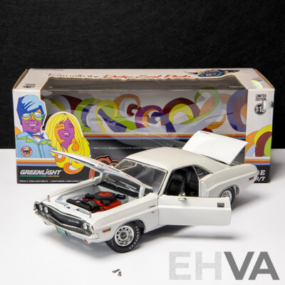 Greenlight 1970 Dodge Challenger R/T White - 1:18 Scale Model Car