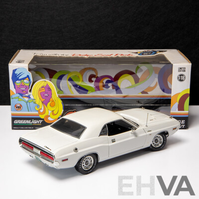 Greenlight 1970 Dodge Challenger R/T White - 1:18 Scale Model Car