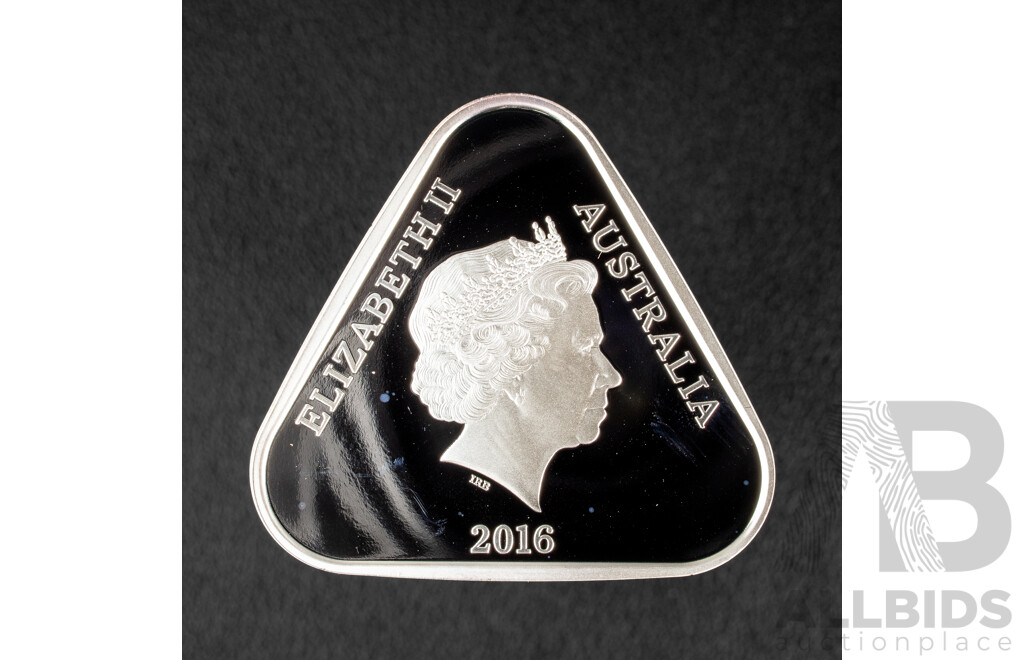 Australian RAM 2016 Silver Five Dollar Proof Coloured Triangular Coin, Remember the Fallen .999