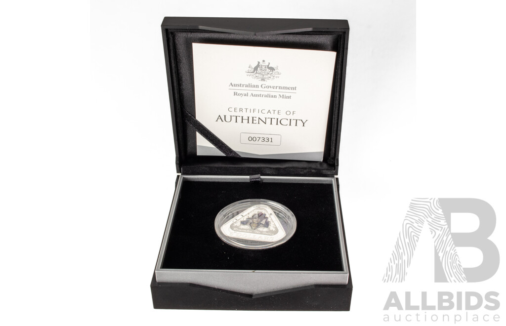 Australian RAM 2016 Silver Five Dollar Proof Coloured Triangular Coin, Remember the Fallen .999