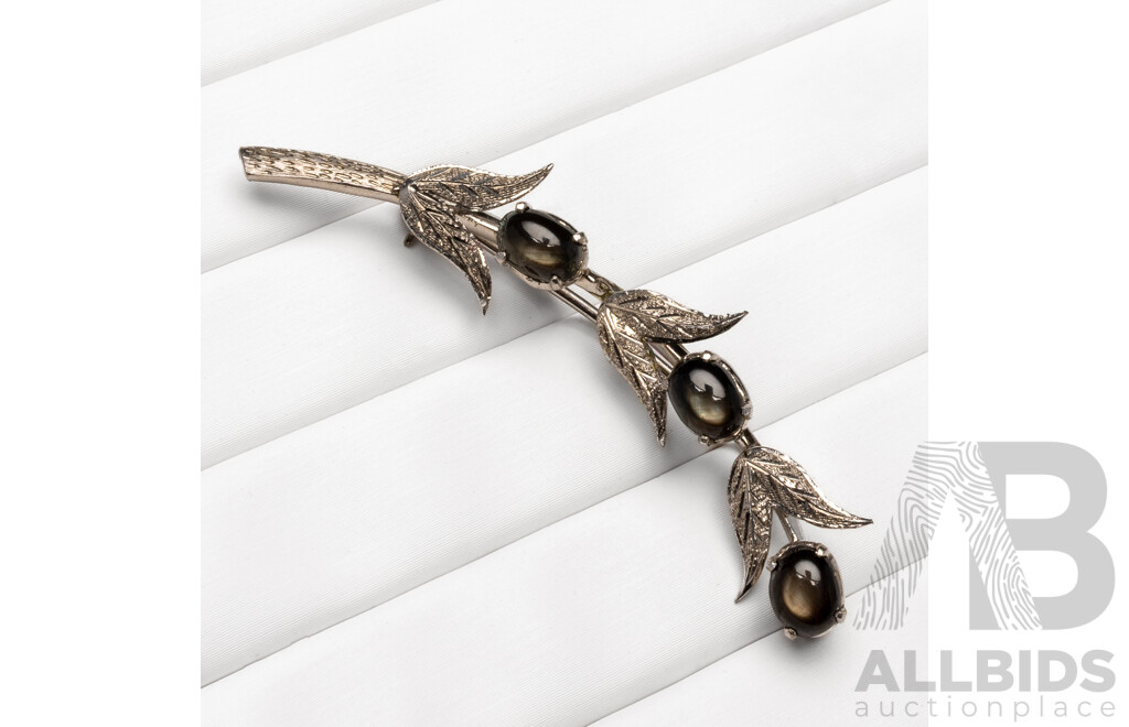 Vintage 14ct White Gold Branch Brooch with 3x Oval Cabochon Smokey Topaz - 4.27gms