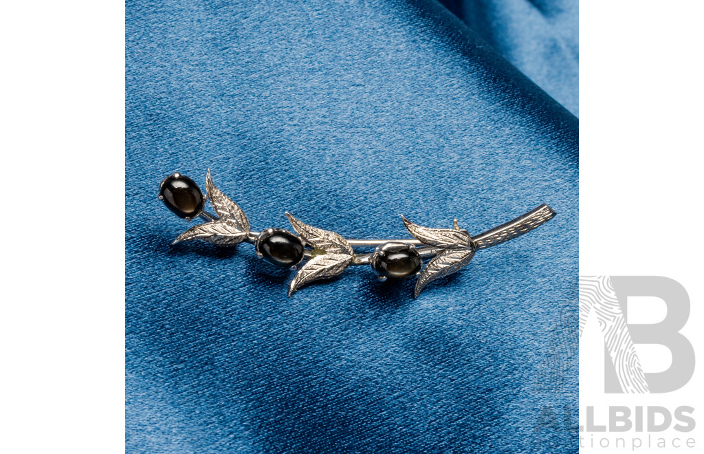 Vintage 14ct White Gold Branch Brooch with 3x Oval Cabochon Smokey Topaz - 4.27gms