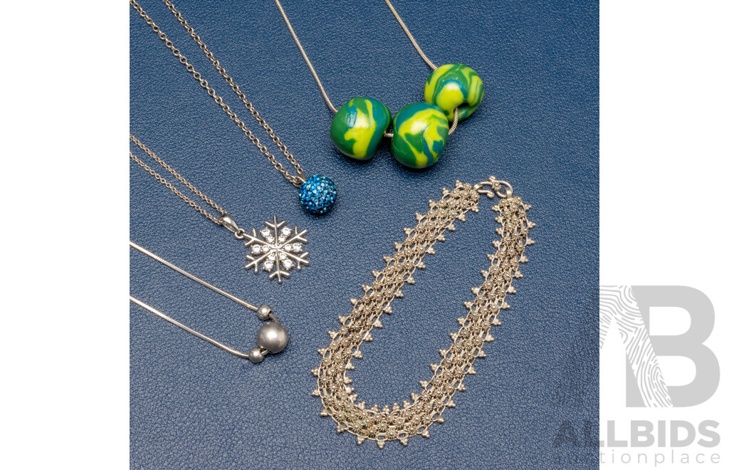 4x 925 Sterling Silver Chains/Bracelets and Silver Plated Chain and Vulcanite. Lot of 5 - 21.43gms