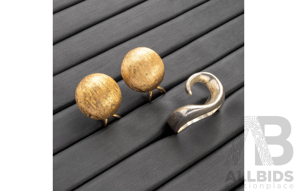 925 Sterling Silver Wave Ring and Gold Tone Clip-on Earrings - Size S