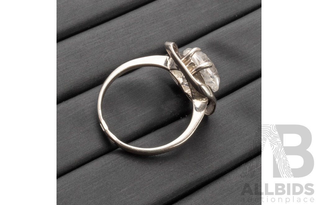 925 Sterling Silver and White Quartz Ring - Size N
