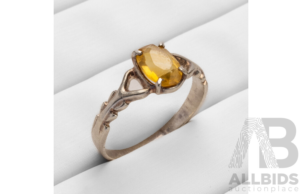 925 Sterling Silver and Oval Citrine Ring - Size N