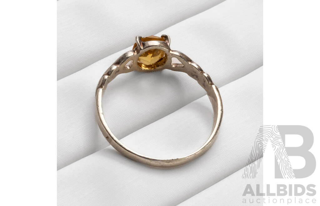 925 Sterling Silver and Oval Citrine Ring - Size N