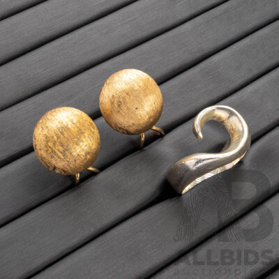 925 Sterling Silver Wave Ring and Gold Tone Clip-on Earrings - Size S