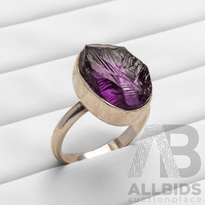 925 Sterling Silver and Uncut Oval Natural Amethyst Ring - Size M
