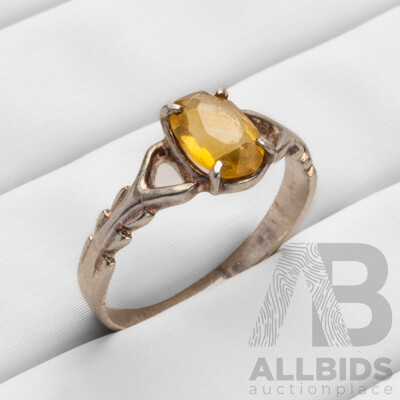 925 Sterling Silver and Oval Citrine Ring - Size N