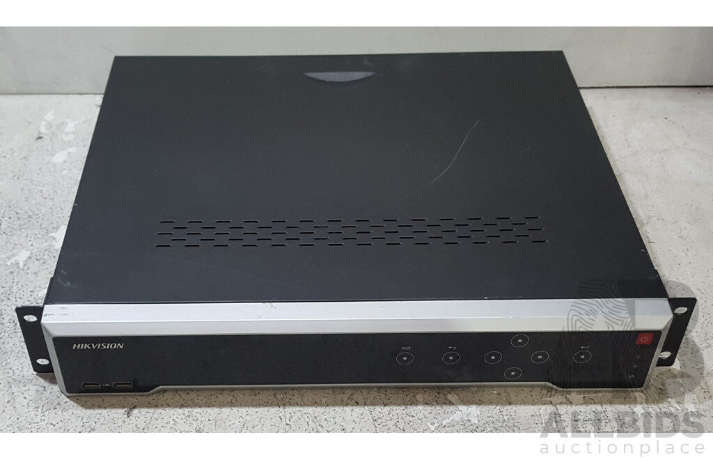 Hikvision (DS-7732NI-I4/16P) Network Video Recorder