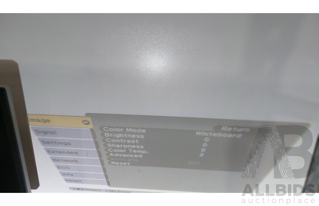 Epson (EB-1420Wi) WXGA Ultra Short Throw Projector