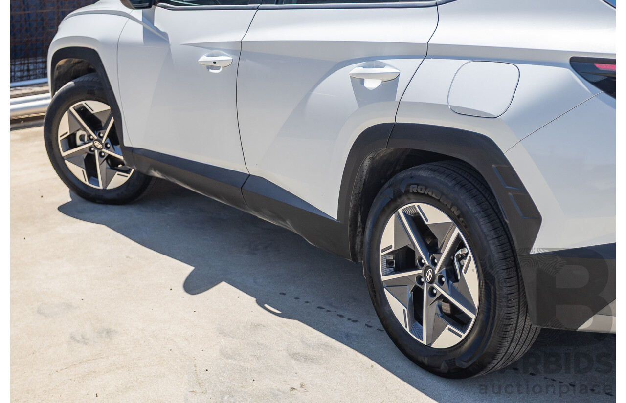 5/2024 Hyundai Tucson NX4.V3 MY25 4d Wagon White Cream Turbo 2.0L