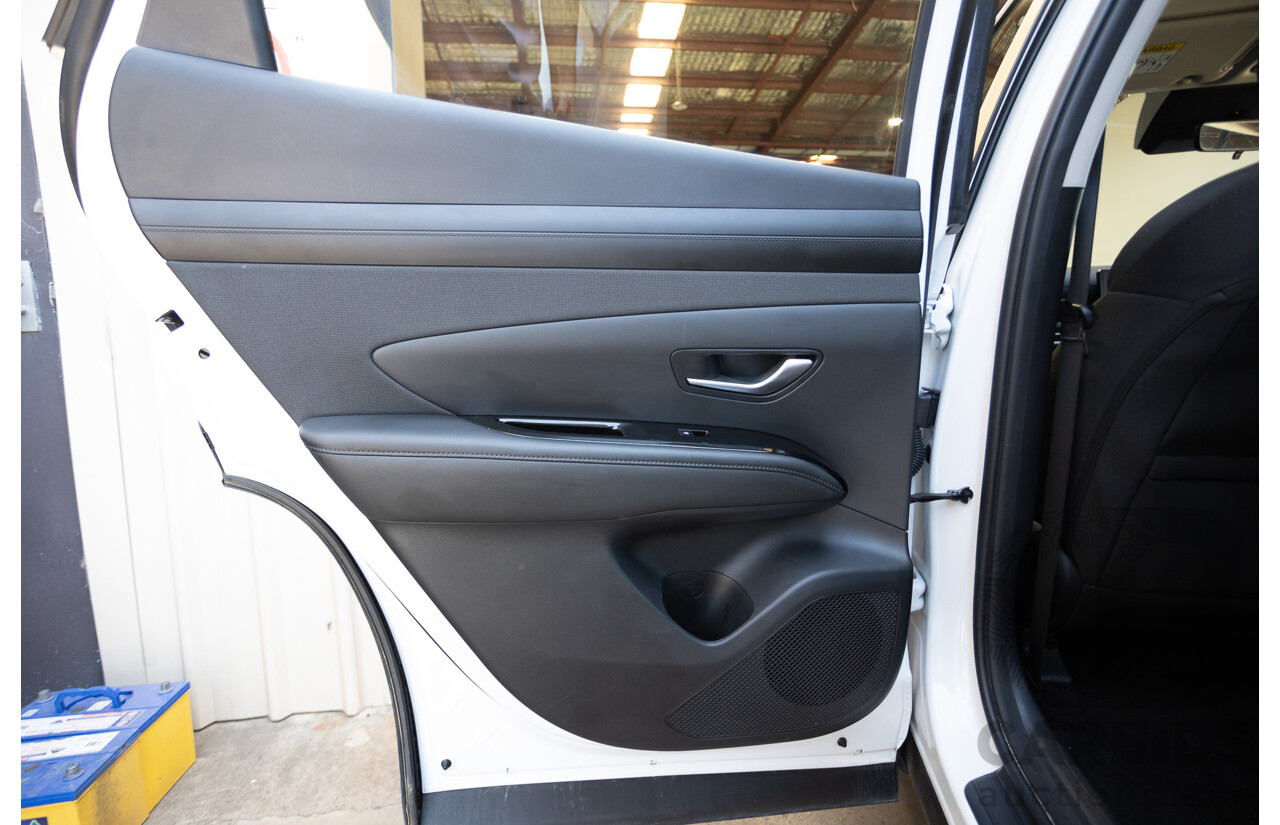 5/2024 Hyundai Tucson NX4.V3 MY25 4d Wagon White Cream Turbo 2.0L