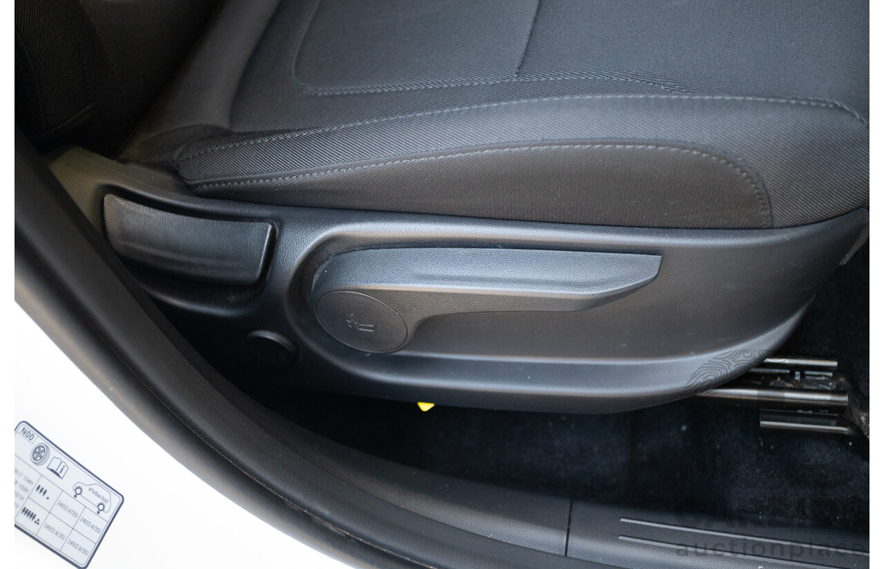 5/2024 Hyundai Tucson NX4.V3 MY25 4d Wagon White Cream Turbo 2.0L