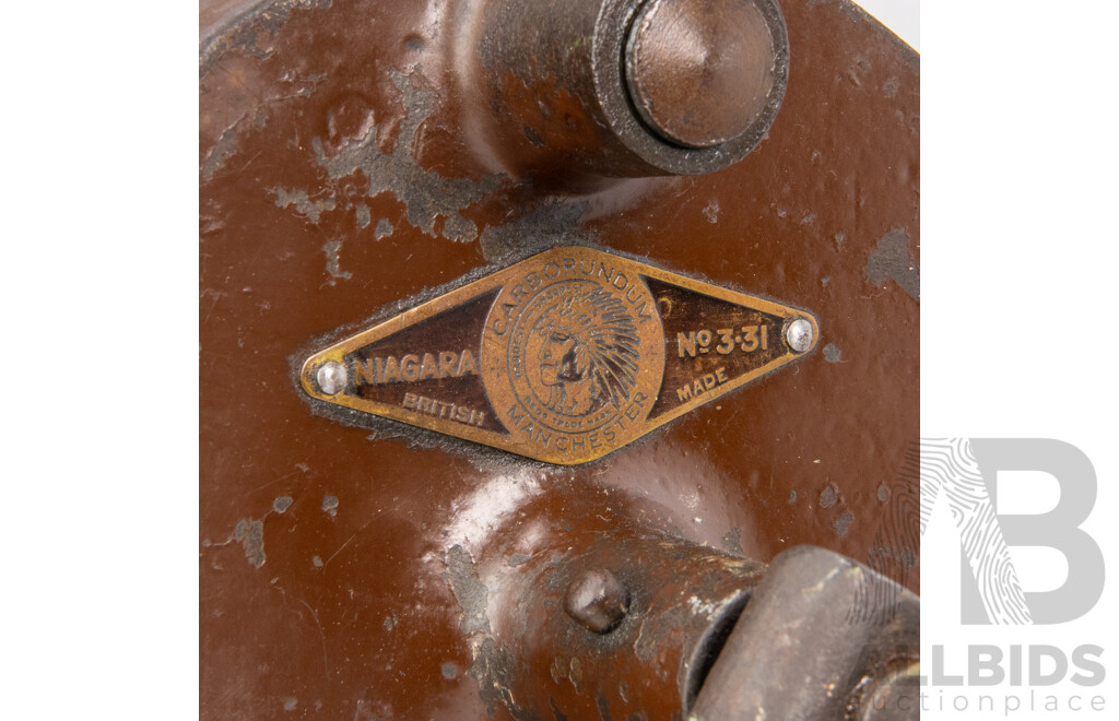 Vintage No 331hand Crank Carorundum Grinding Stone