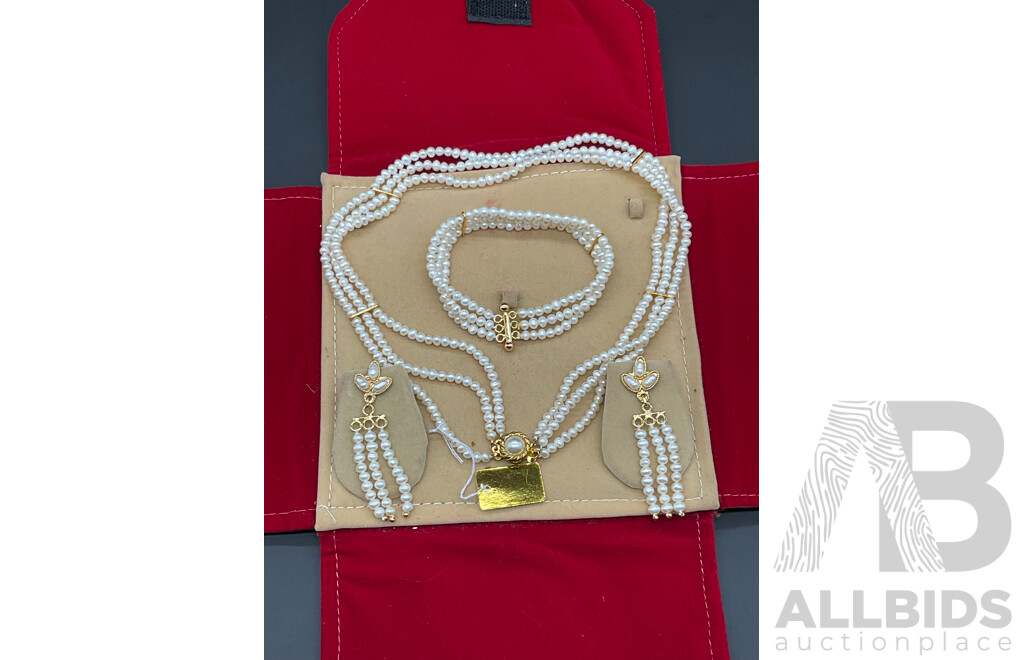 Freshwater Pearl Necklace, Bracelet & Earring Set