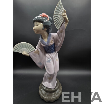 Lladro Japonesita Abanico Geisha Figurine – Model 4991