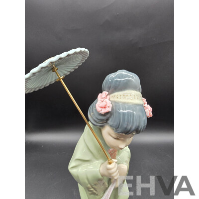 Lladro Japonesita Sombrilla Geisha Figurine – Model 4988
