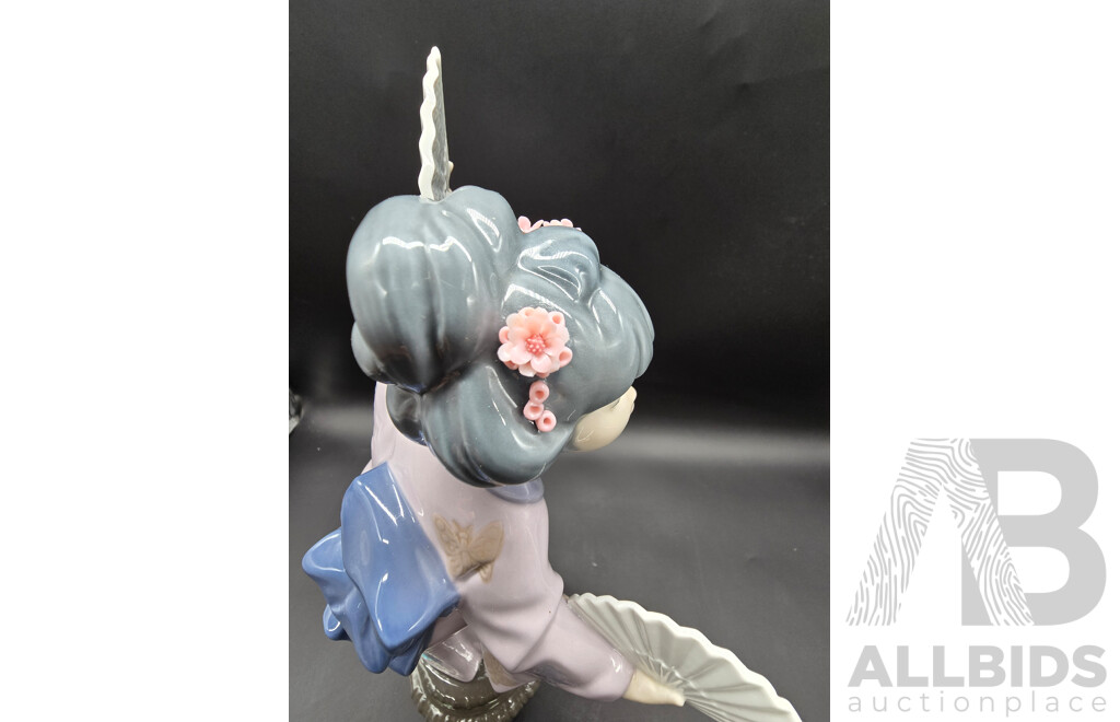 Lladro Japonesita Abanico Geisha Figurine – Model 4991