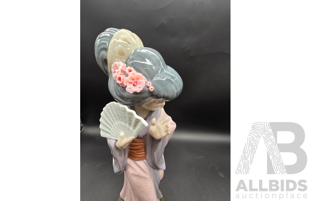 Lladro ‘Japanese Timida’ Geisha Girl Figurine, Model 4990