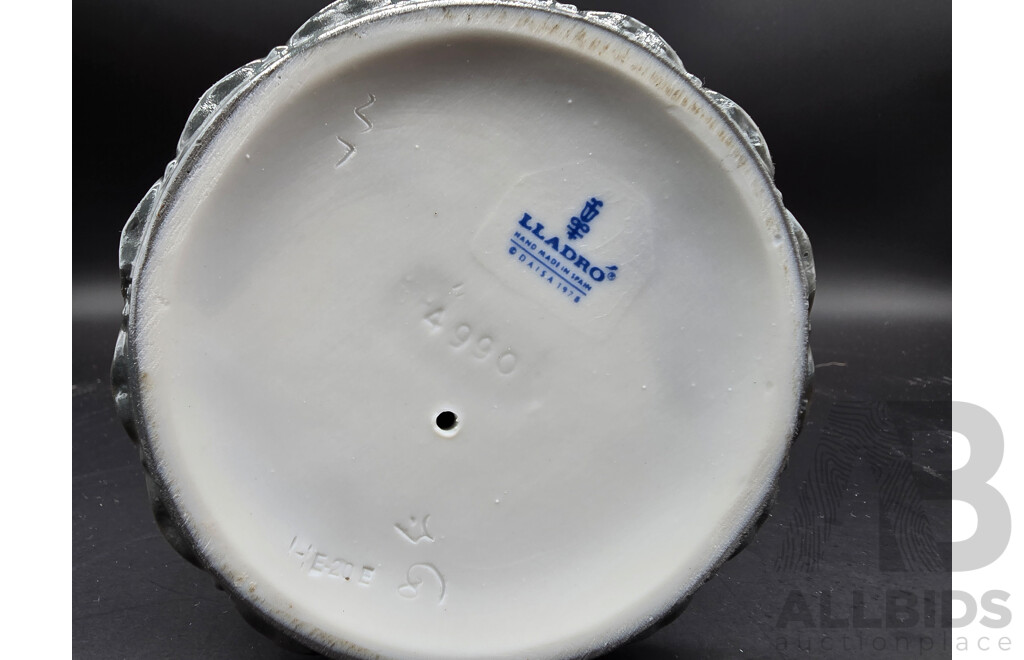 Lladro ‘Japanese Timida’ Geisha Girl Figurine, Model 4990