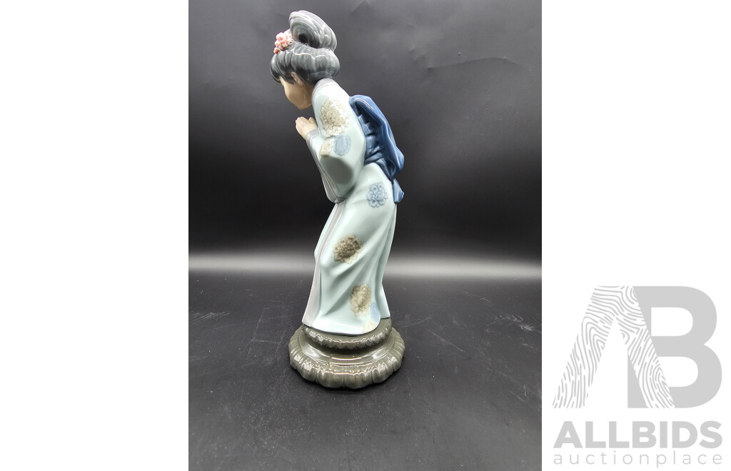 Lladro ‘Japonesita Sayonara’ Geisha Figurine – Model 4989