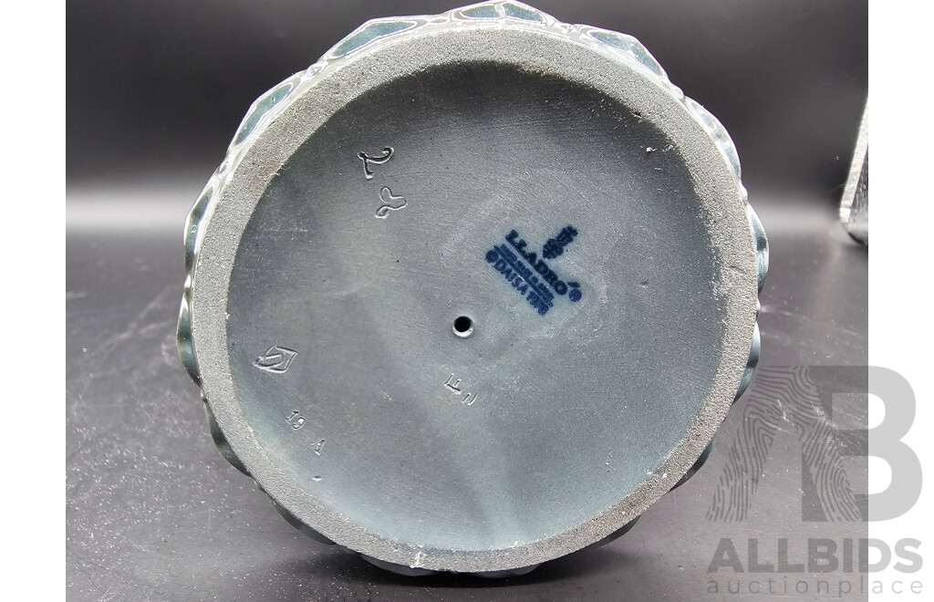 Lladro ‘Japonesita Sayonara’ Geisha Figurine – Model 4989