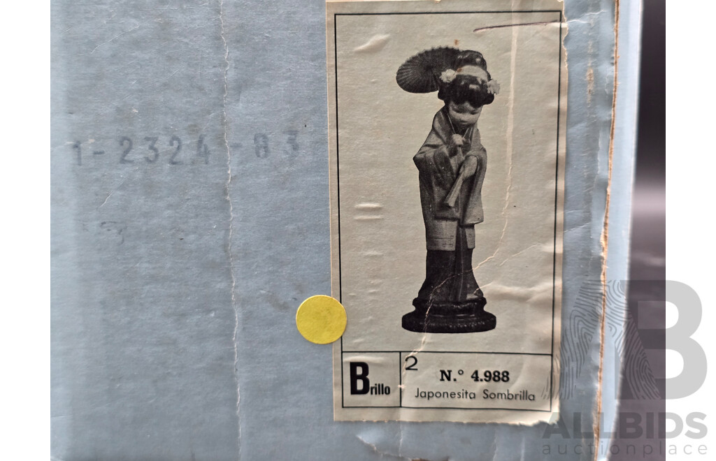 Lladro Japonesita Sombrilla Geisha Figurine – Model 4988