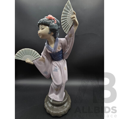 Lladro Japonesita Abanico Geisha Figurine – Model 4991
