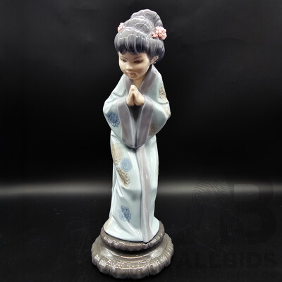 Lladro ‘Japonesita Sayonara’ Geisha Figurine – Model 4989