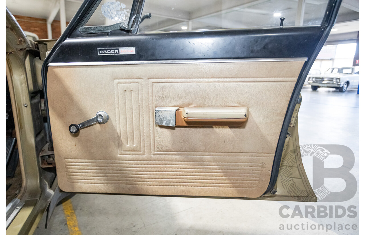 11/1972 Chrysler VH Valiant Pacer 4d Sedan Citron Gold Metallic Hemi 265ci 4.3L