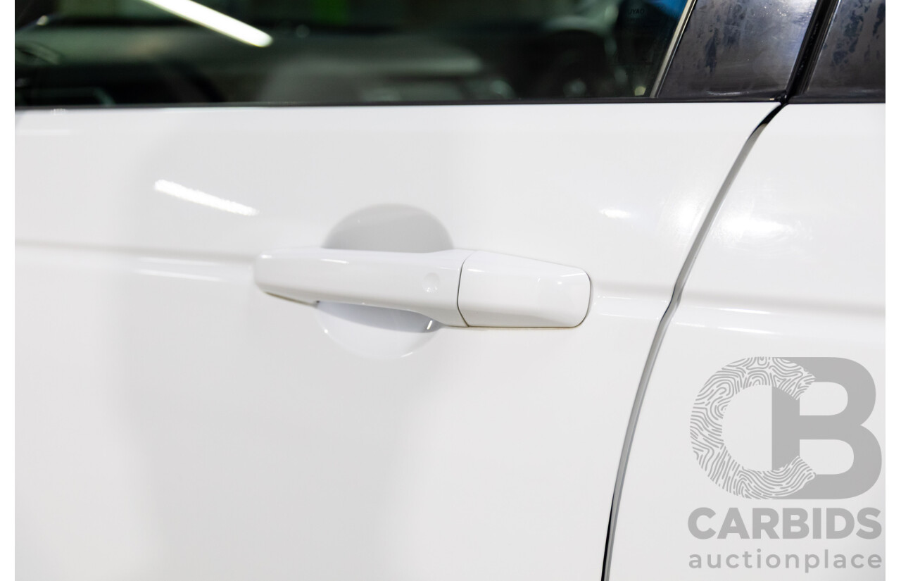 01/2019 Land Rover Discovery Sport Si4 SE (213kW AWD) L550 MY19 4d Wagon Fuji White/Black Roof Turbo 2.0L