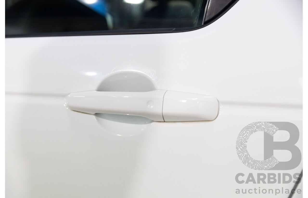 01/2019 Land Rover Discovery Sport Si4 SE (213kW AWD) L550 MY19 4d Wagon Fuji White/Black Roof Turbo 2.0L