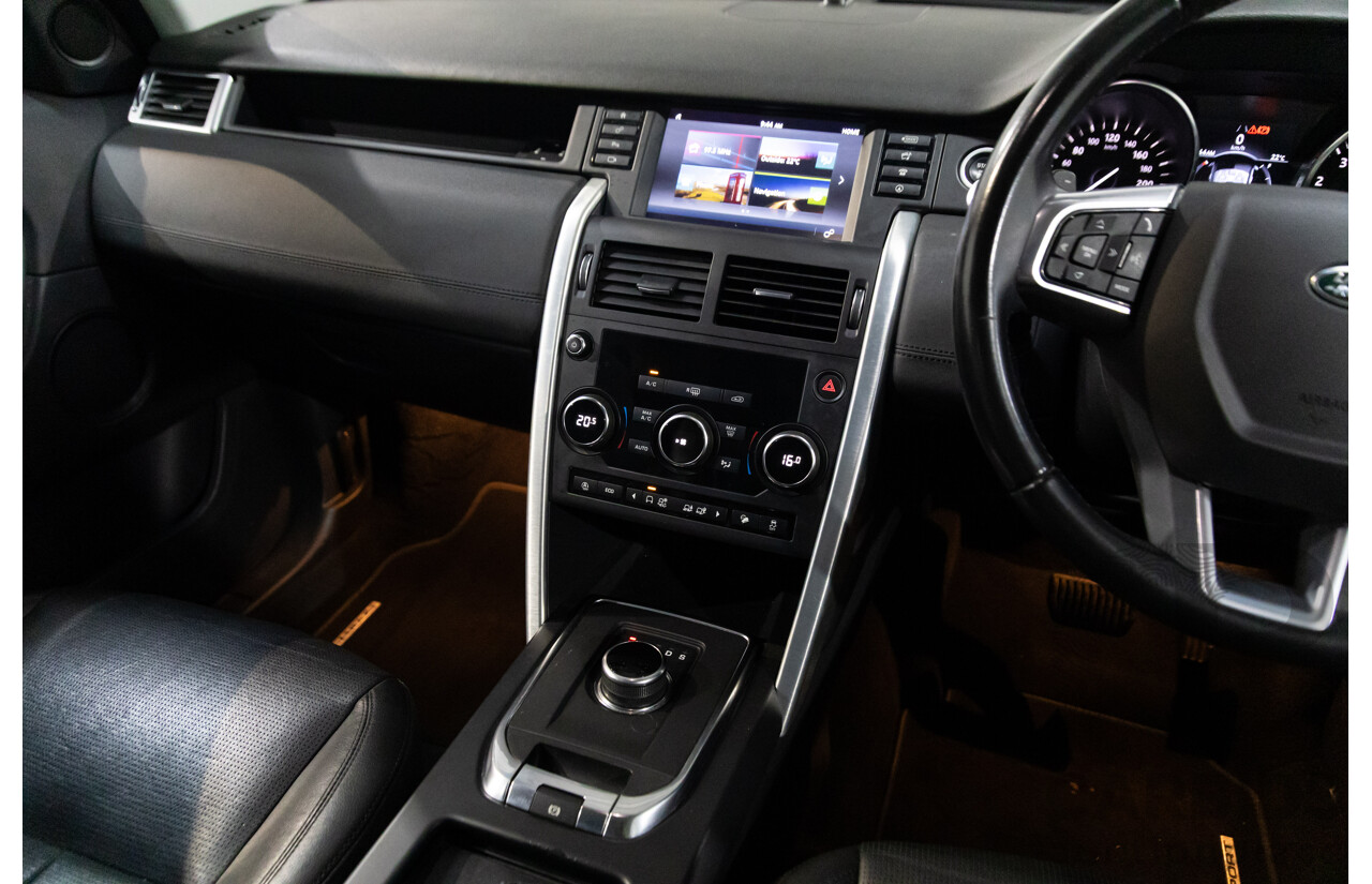 01/2019 Land Rover Discovery Sport Si4 SE (213kW AWD) L550 MY19 4d Wagon Fuji White/Black Roof Turbo 2.0L