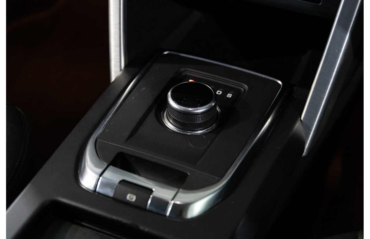 01/2019 Land Rover Discovery Sport Si4 SE (213kW AWD) L550 MY19 4d Wagon Fuji White/Black Roof Turbo 2.0L