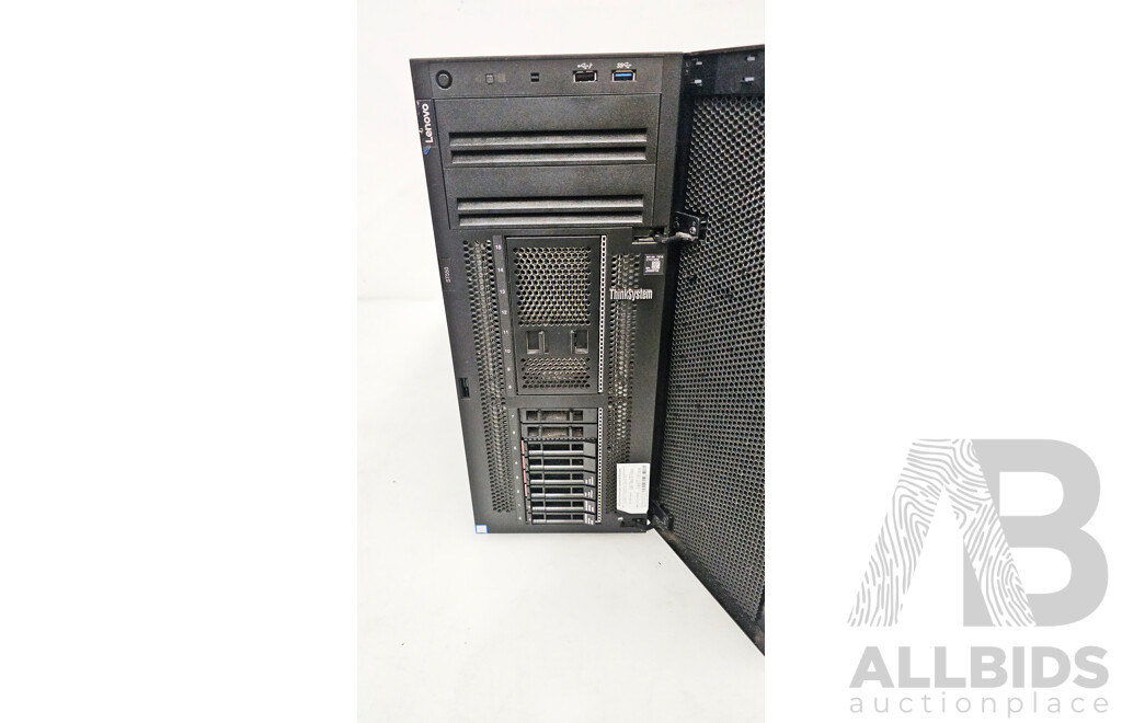 Lenovo ThinkSystem ST550 Dual Intel Xeon Silver (4110) 2.10GHz-3.0GHz 8-Core CPU Server