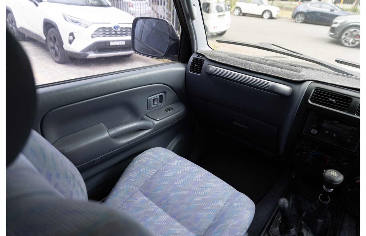 10/2000 Toyota Landcruiser Prado GXL (4x4) KZJ95R 4d Wagon Black Onyx Turbo Diesel 3.0L