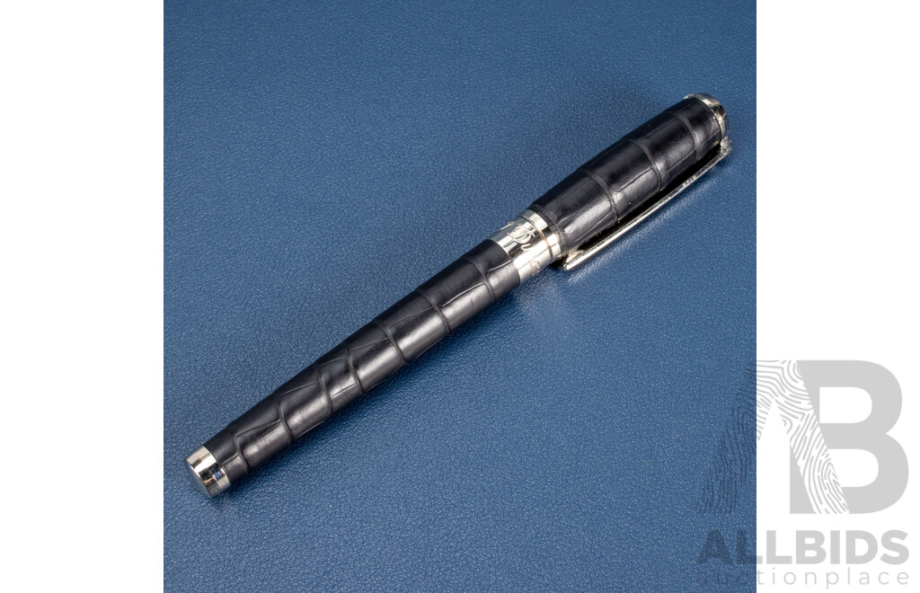 S.T. Dupont Alligator Noir Fountain Pen with Palladium Finishes, in Presentation Case