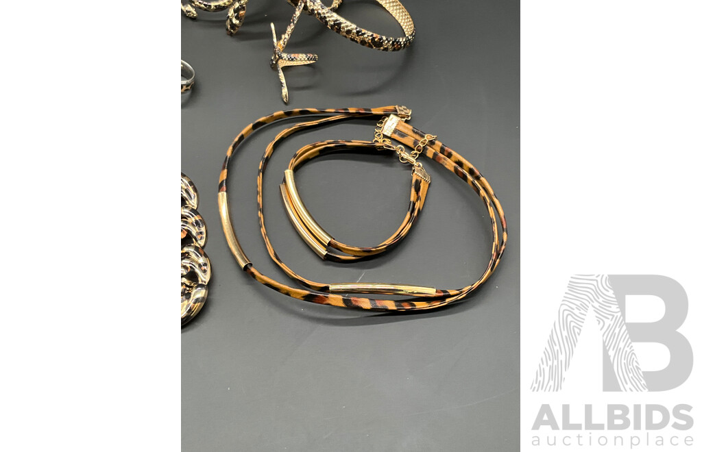 Assorted Costume Jewellery - Lot of 20