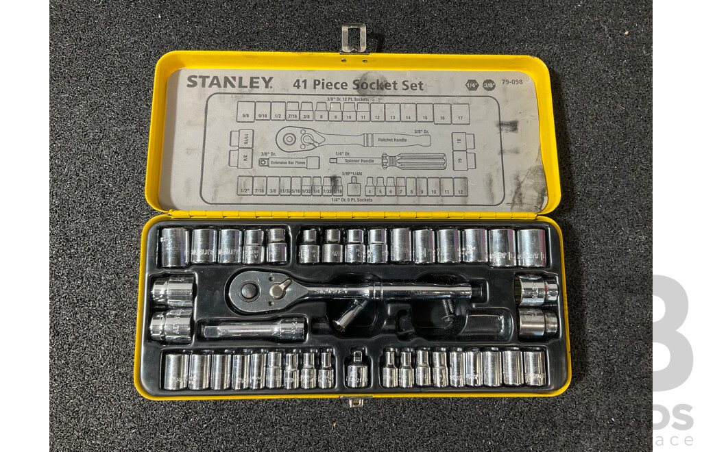 MILWAUKEE M18 Compact Blower (M18BBL) - Skin Only and STANLEY Socket Set - Lot of 2