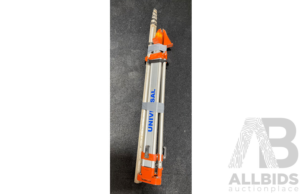 UNIVERSAL Level Telescoping Aluminum Tripod