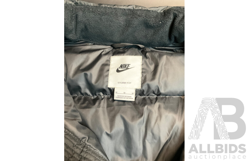 NIKE Storm-Fit Windrunner Puffer Vest