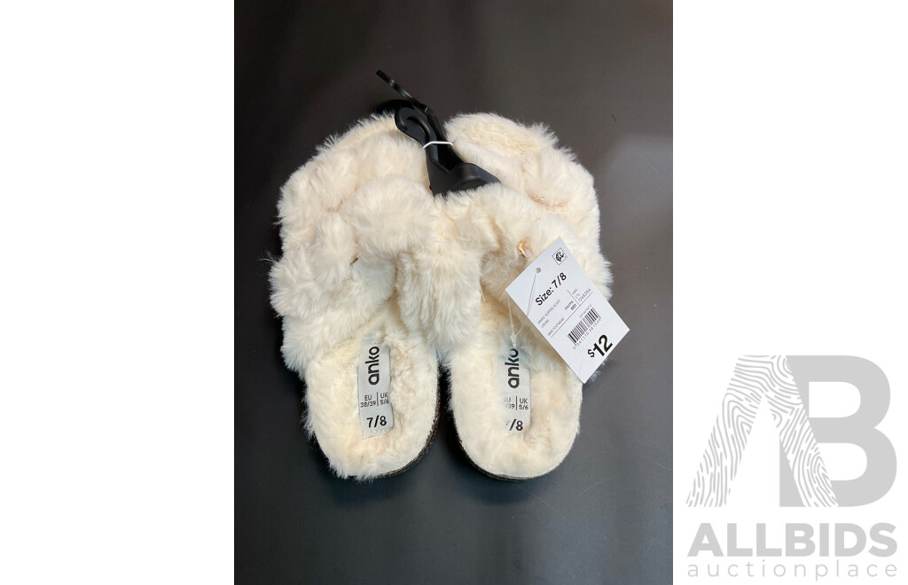 Assorted Men's and Women's Clothing and Shoes, Costume Jewellery  - Lot of 18