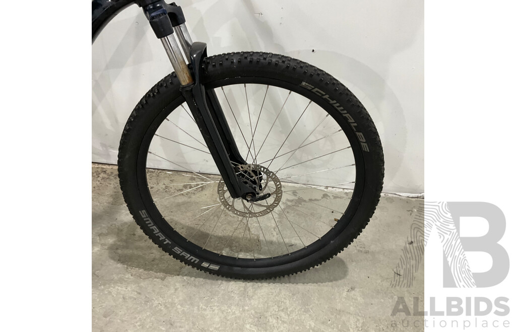 GT Avalanche Black Bike